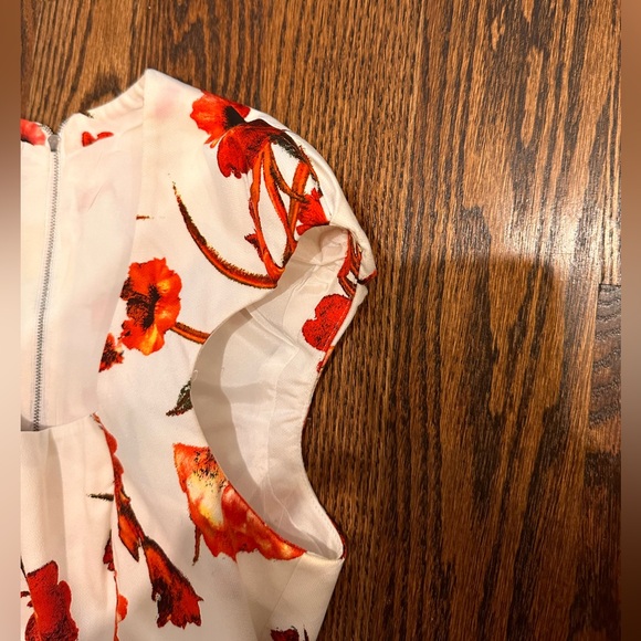 Gorgeous Karen Millen tulip shaped dress with red flowers - Picture 7 of 16
